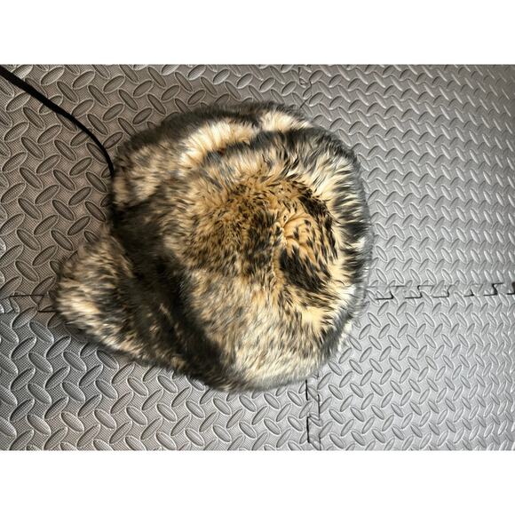 Club Monaco 100% Lamb Fur Trapper Hat Winter Insulated One Size Designer - Picture 7 of 8